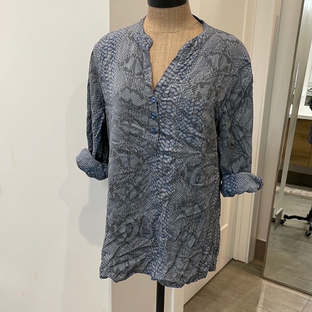 Made in Italy Blue Gray Snakeskin print Shirt Size L